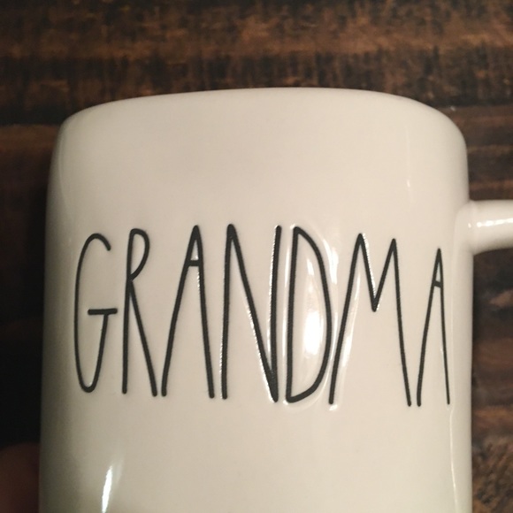 RAE DUNN “GRANDMA” mug🖤 NWT!🌲The perfect gift🎁